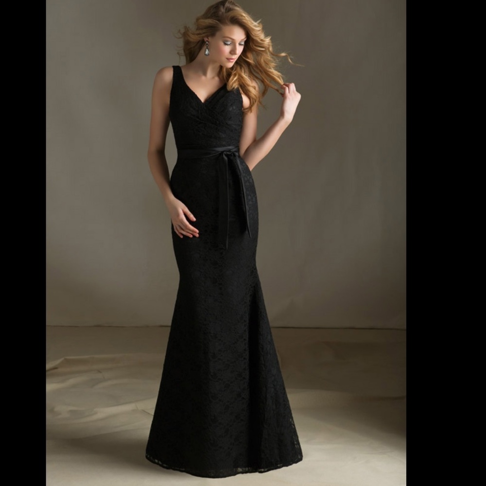 Elegant V Neck Lace Bridesmaid Dress with Satin Tie Sash in Black